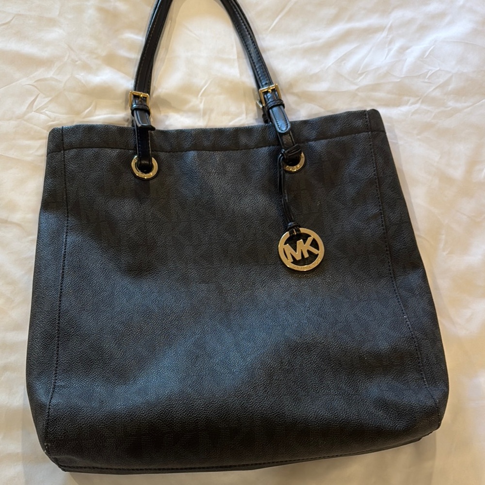 Michael Kors Purse E-1209